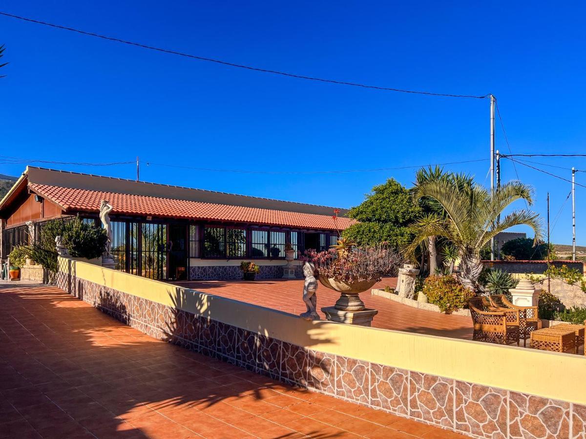 Exquisite Rural House With Garden, Pool And Sea Views Villa Arico Viejo Bagian luar foto